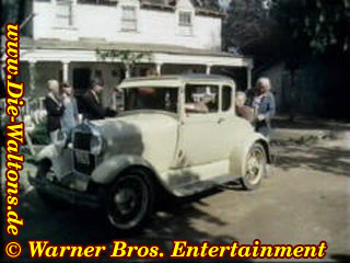 John-Boy verdient sich das Auto durch wochenlange Arbeit auf dem Grundst&uuml;ck der Rudges. Der Sturm zerst&ouml;rte das Dach und den Garten.