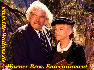 Sam und Esther oben auf dem Berg beim Gottesdienst.