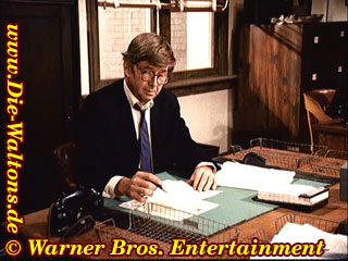 Ein B&uuml;rojob ist nichts f&uuml;r John, er kommt fix und fertig nach Hause und hat eigentlich nichts getan.