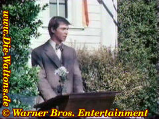 Die Abschlu&szlig;rede fur die Schulabg&auml;nger des Jahres 1934 h&auml;lt John-Boy.